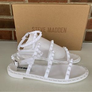 Steve Madden Womens Travel white Studded Flat Jelly Sandals Size US 8 M